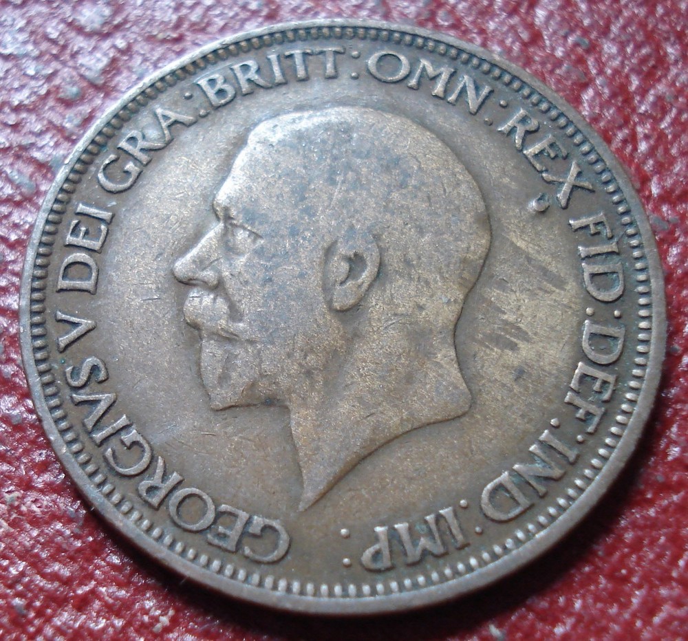 1928 BRITISH HALF PENNY IN VG CONDITION