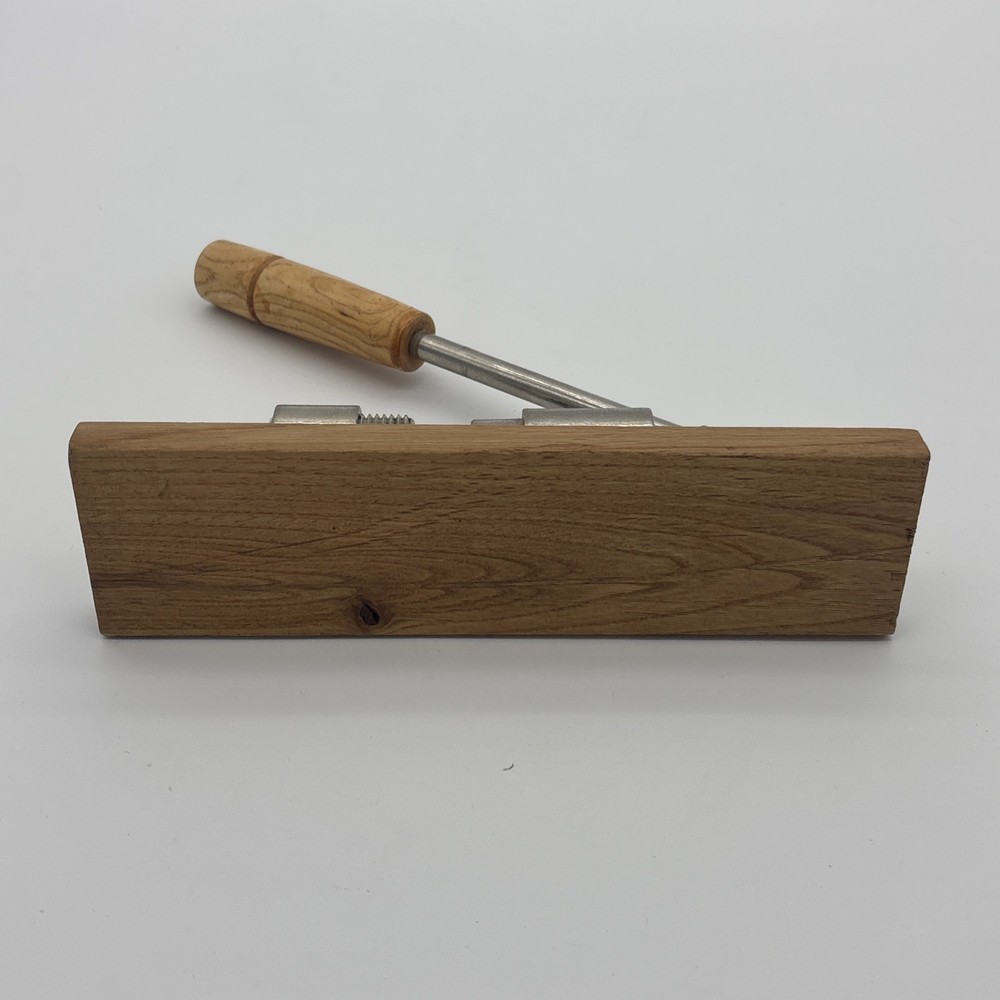 Heavy Duty Nut Cracker Easy Manual Pecan Nutcracker Walnut Sheller