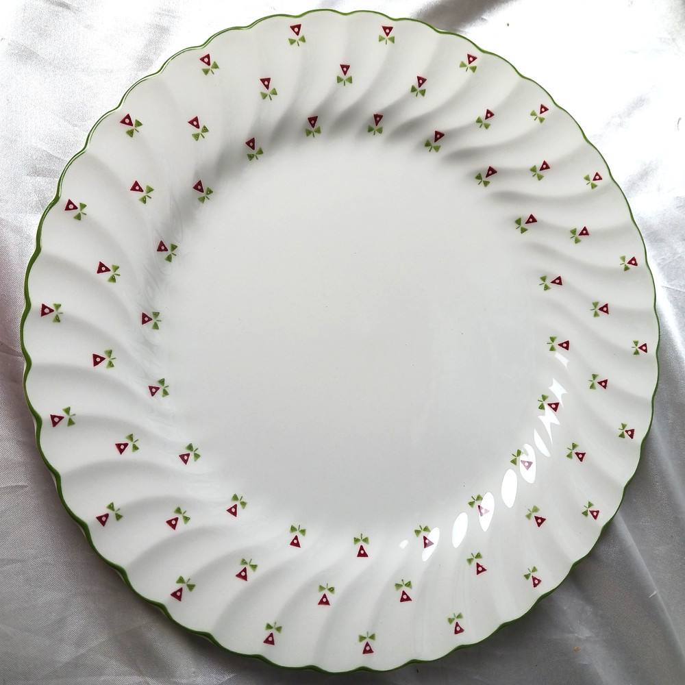 LAURA ASHLEY THISTLE MADE IN ENGLAND DINNER SET FOR 4