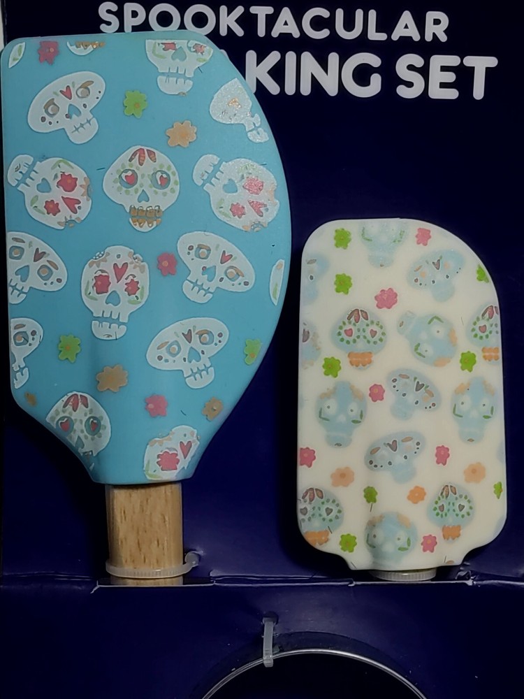 Spooktacular Baking Set (3 piece,NEW)