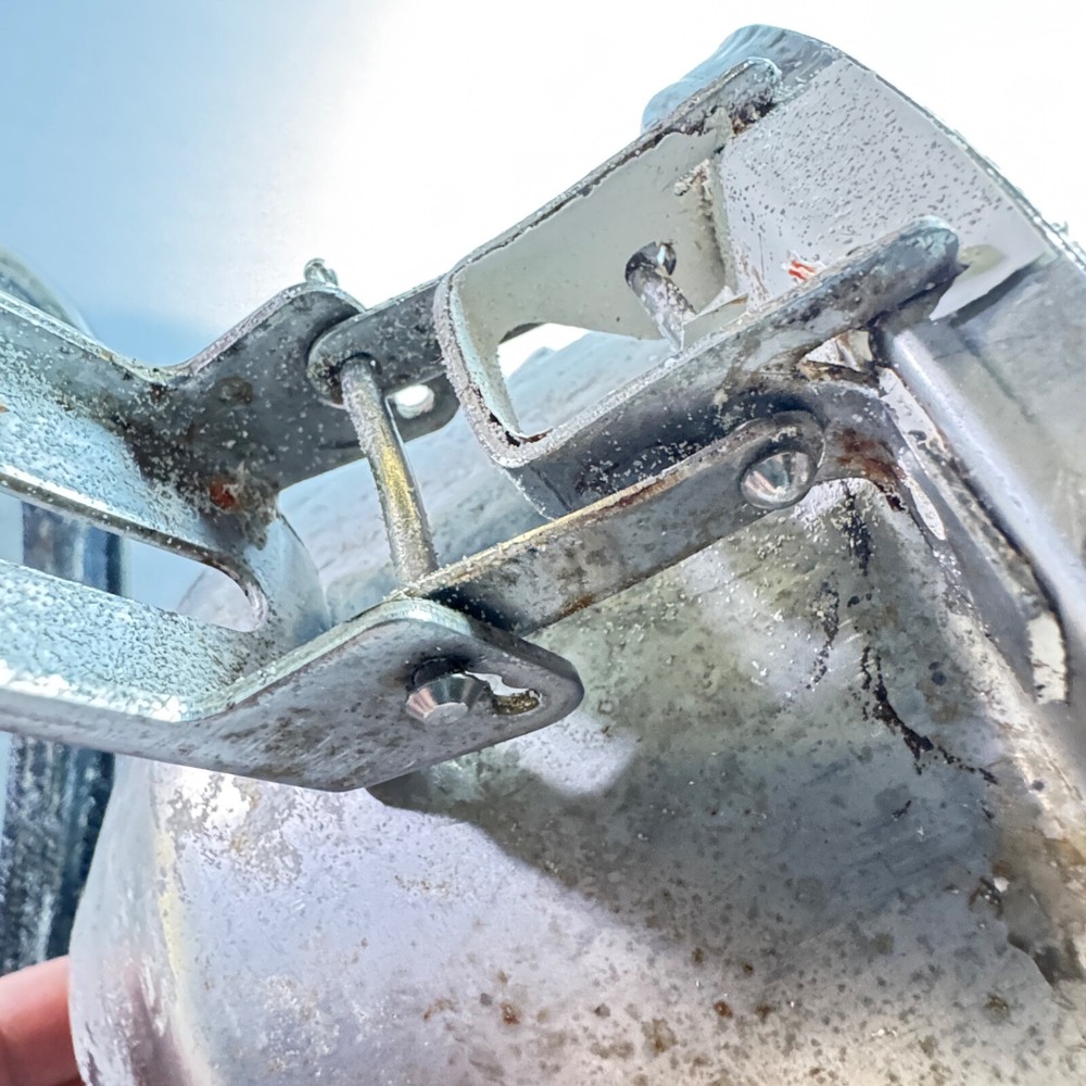 Space X Starship 34 - Recovered ENGINE BAY LIGHT - Flight 8