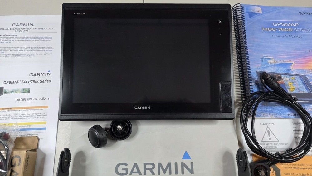 Garmin GPSMAP 7612 12" Chartplotter / Fishfinder – Excellent Condition, Fully...