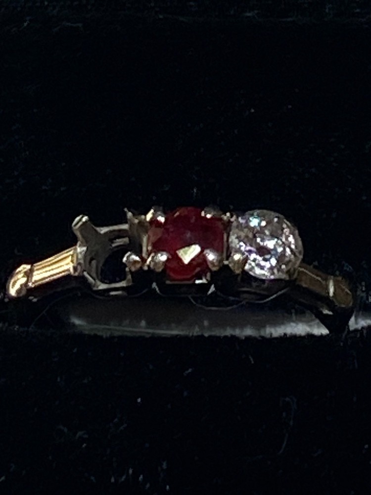Garnet & Diamond Solid 18k White Gold 2 Stone Ring (MISSING ONE DIAMOND) size 6