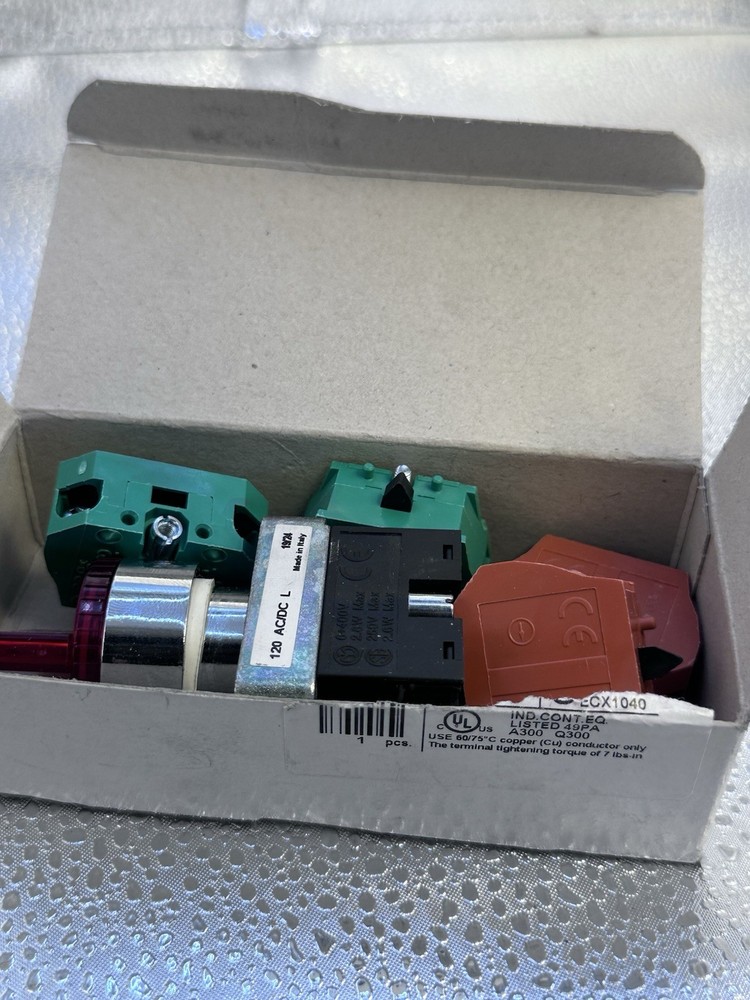 Automation Direct GCX1281-120L Red Selector Switch