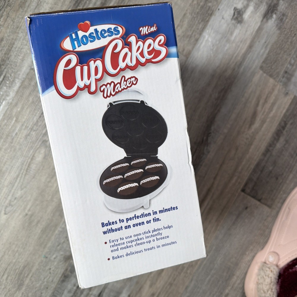 Hostess Mini Cupcake Maker Kit NWOT