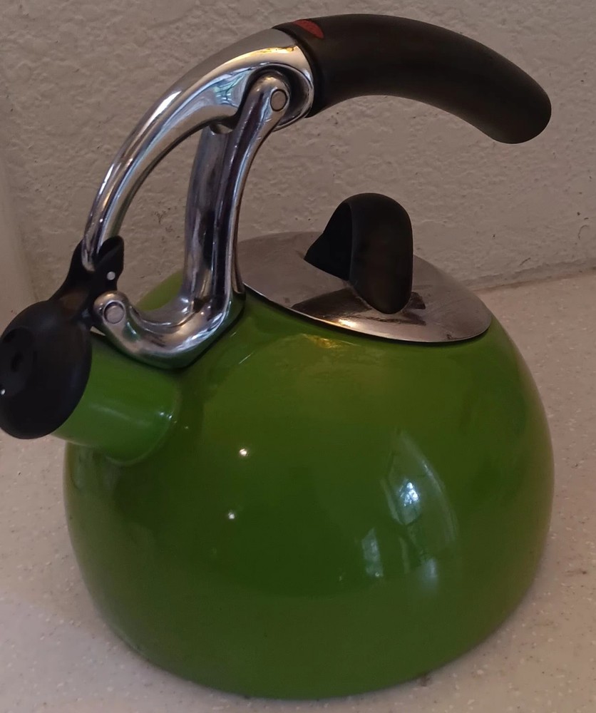 OXO tea kettle Lime green In Fabulous Condition