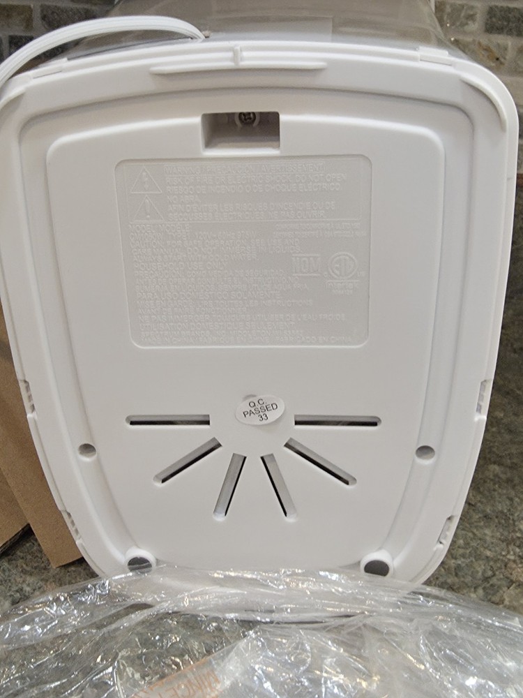 BLACK+DECKER 12-Cup Programmable Coffee Maker White CM1060 Base Unit ONLY