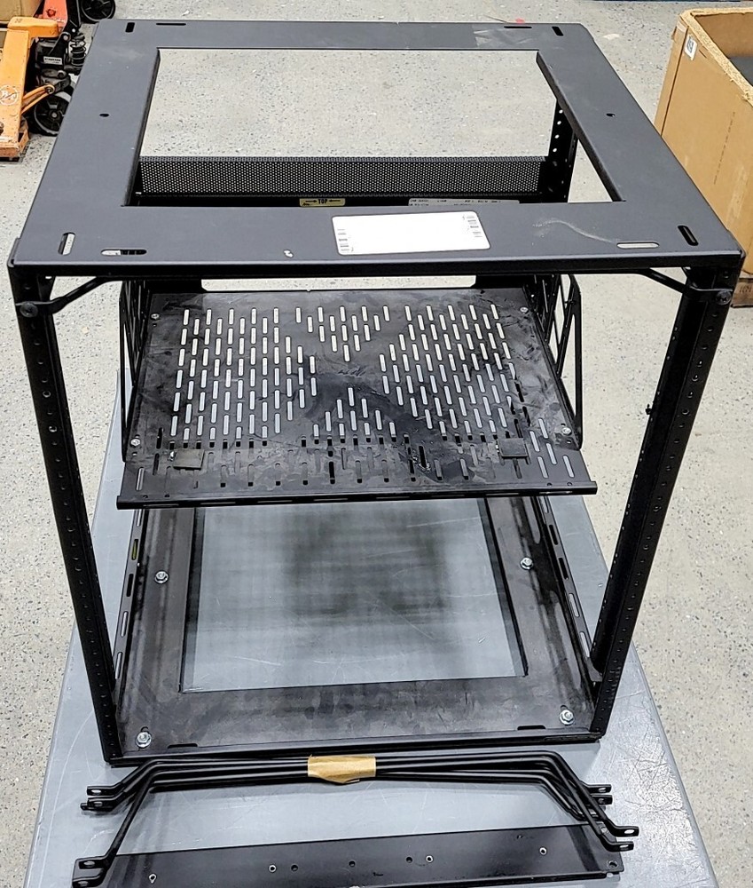 MIDDLE ATLANTIC 12U Equipment Rack Rackmount Cabinet