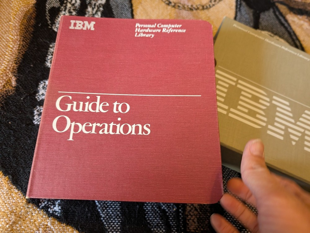 IBM Personal Computer Hardware Reference Library Guide To Operations 6025000 '81