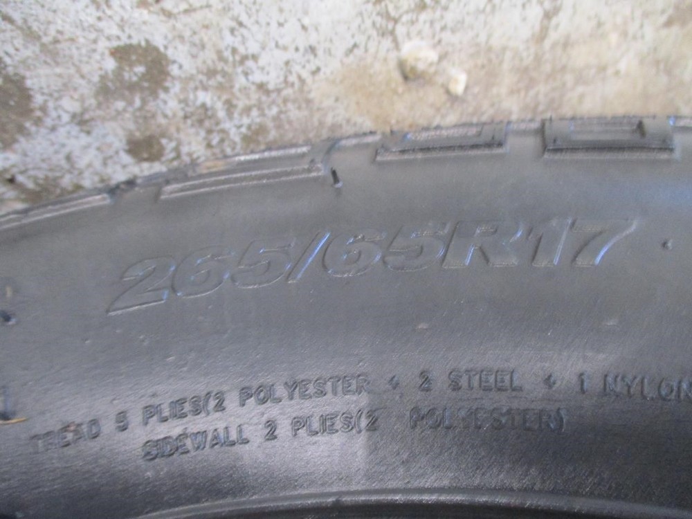 Used Headrest fits: 2005 Dodge Durango Grade A
