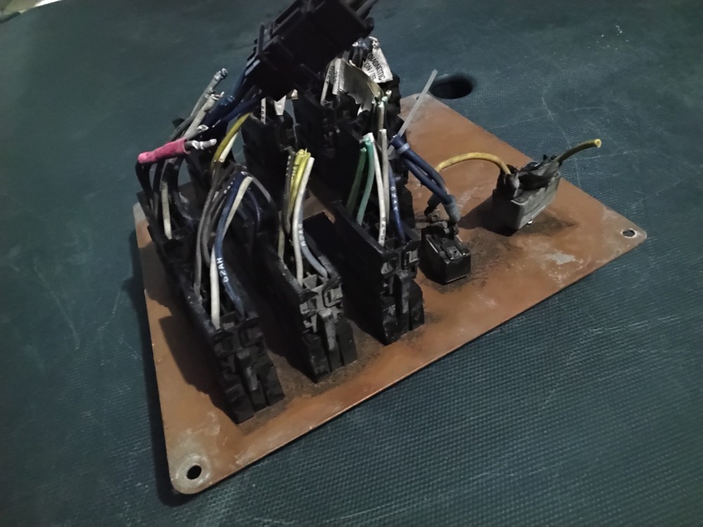 International 9400 SWITCH Dash Panel - Used