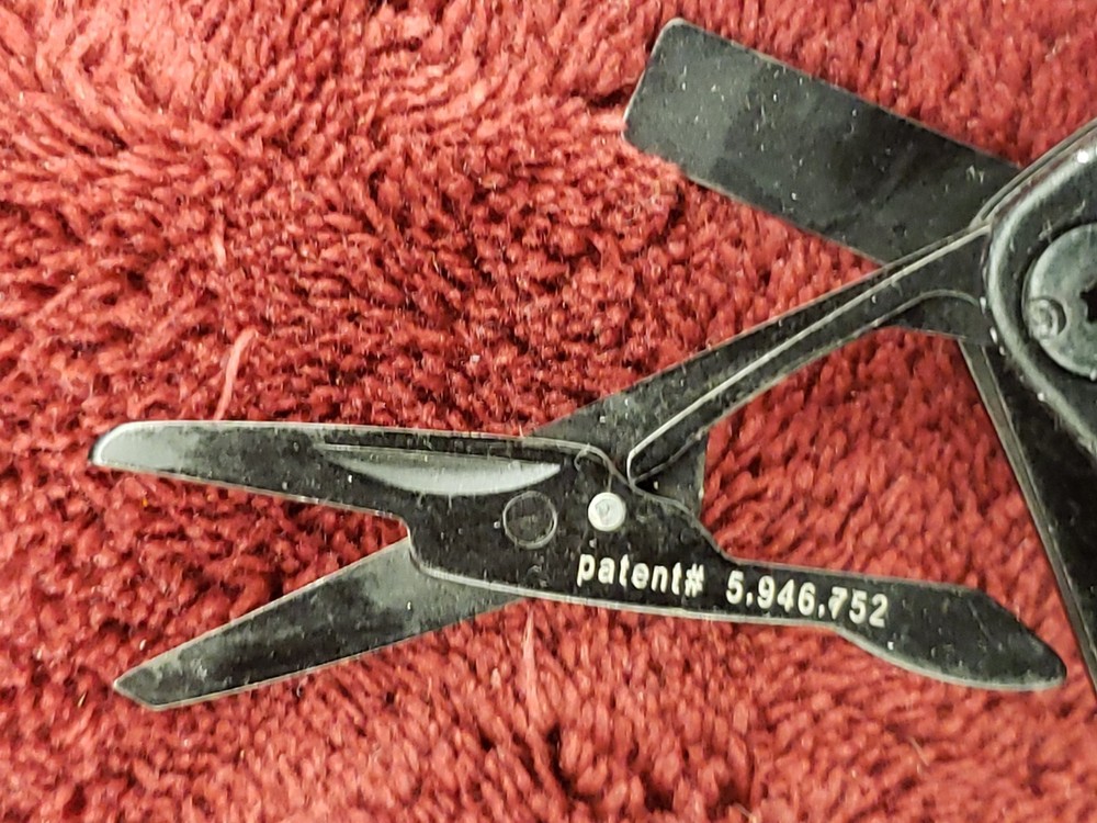 Lot of 2 Gerber Multi Tool Dime multiplier Black read
