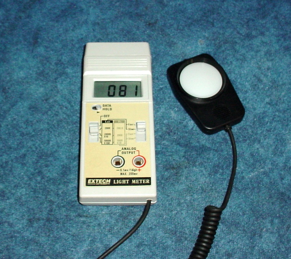 Extech Foot Candle/Lux Light Meter w/Analog Output&Fast/Slow Response Feature #2