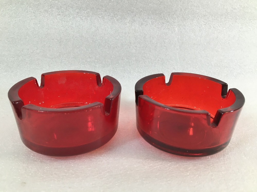 2 NFW Red Painted Round Ashtrays China