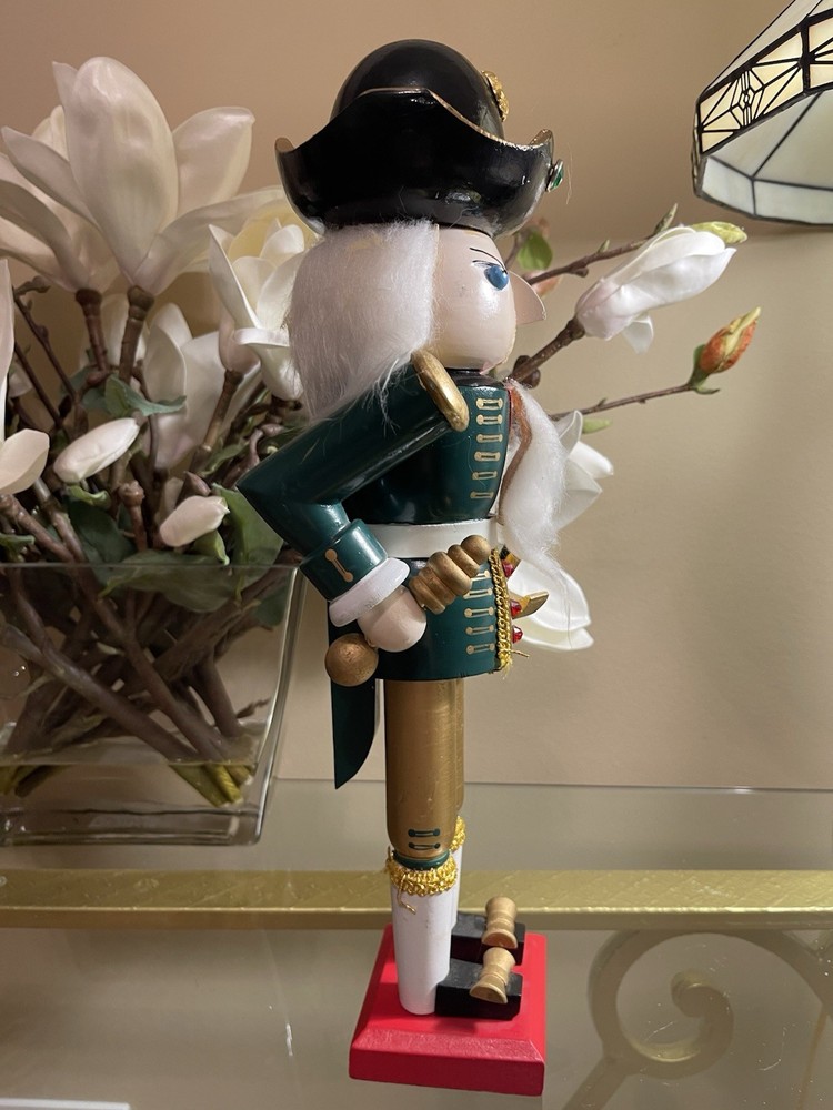 VINTAGE NUTCRACKER RARE PIECE AS IS
