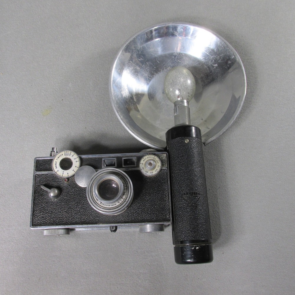 Argus C3 Camera  35mm Rangefinder Coated Cintar Lens w Flash Attachment