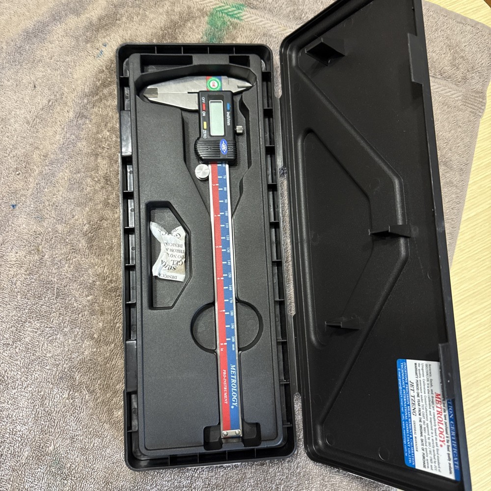 Metrology Pro-Instrument digital caliper