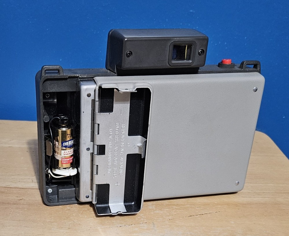 Vintage Polaroid Automatic 215 Land Camera