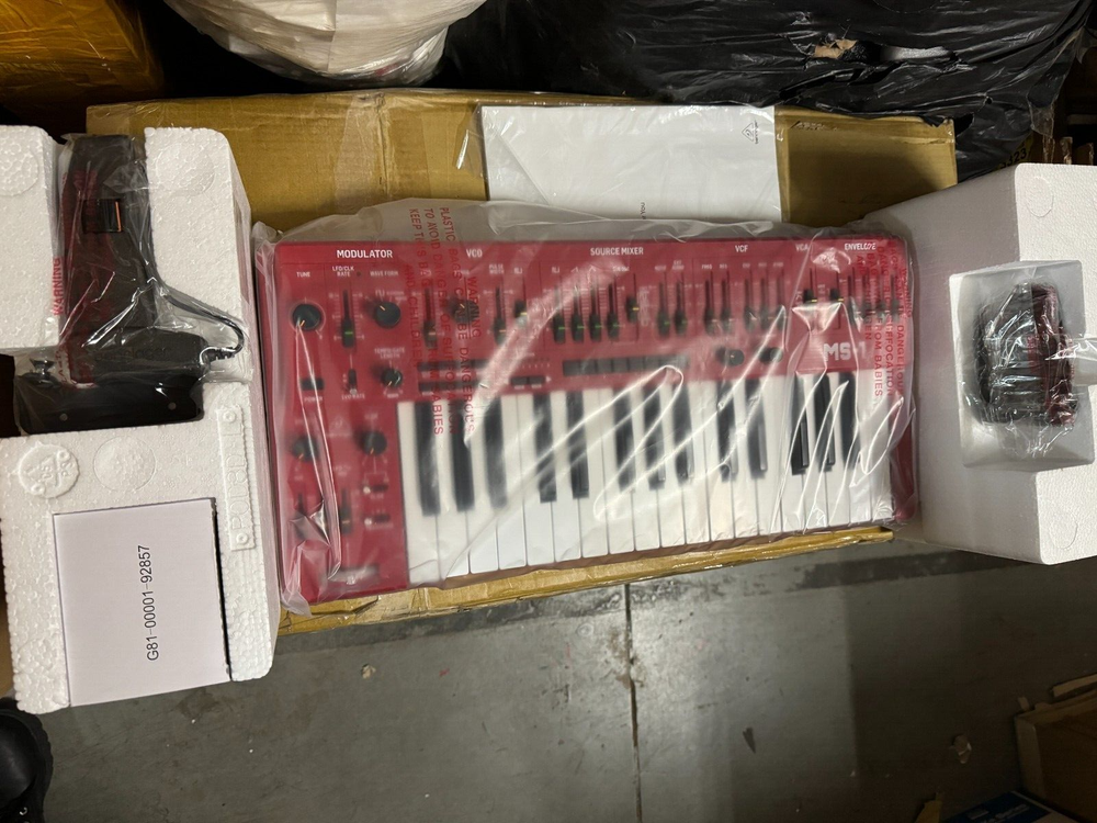 Behringer MS-1-RD 32-Key keyboard Analog Mono Synth MS 101 w/Arpeg Red //ARMENS