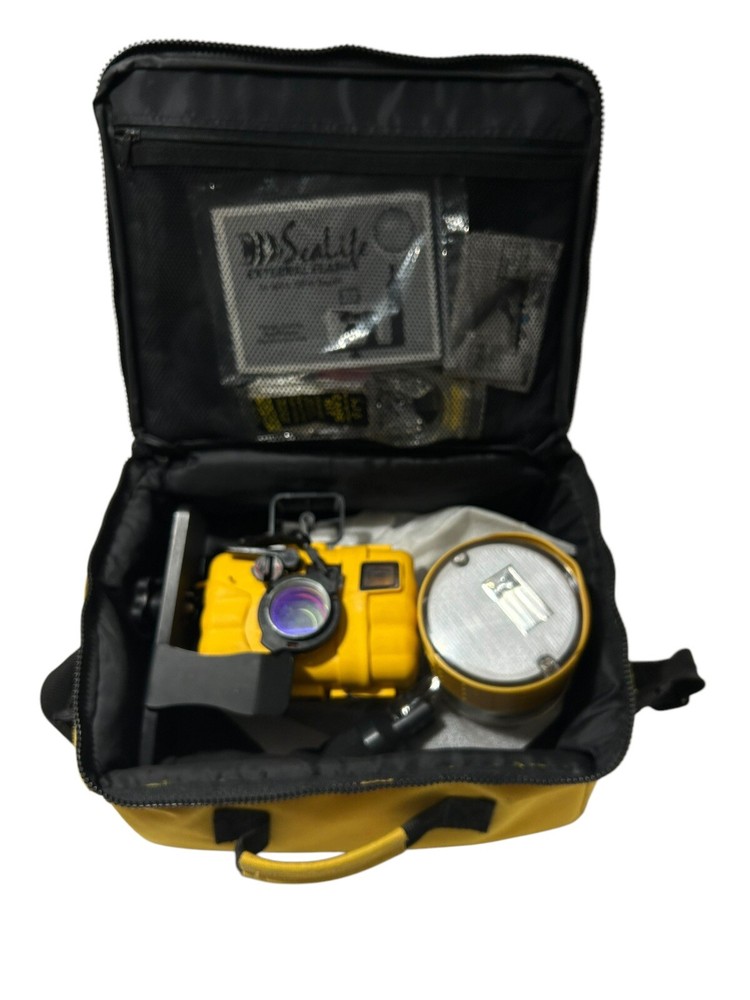 SeaLife ReefMaster Underwater Camera Case & External Flash & Soft Carry Bag