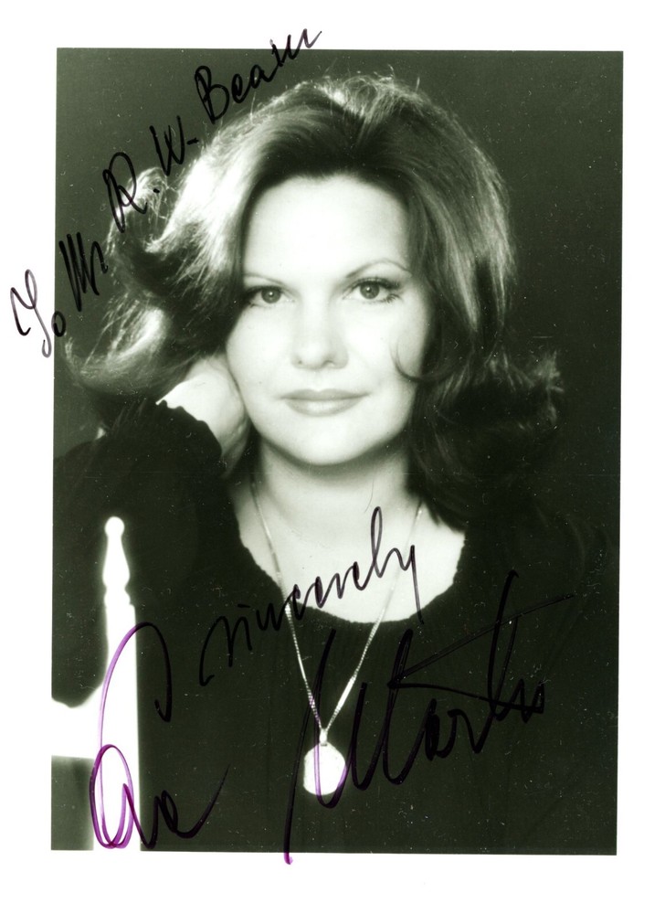 Opera Star Eva Marton Signed Photo