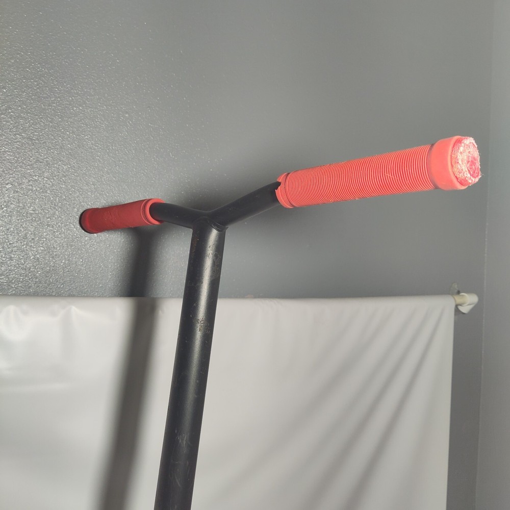LUCKY CREW Scooter 2018 WHITE & RED - Good Condition!