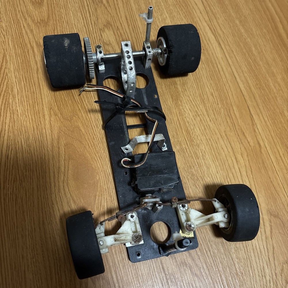 Vintage 1/12 Scale Carbon Fiber Pan car roller