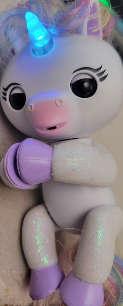 WowWee Fingerlings Gigi Interactive Unicorn