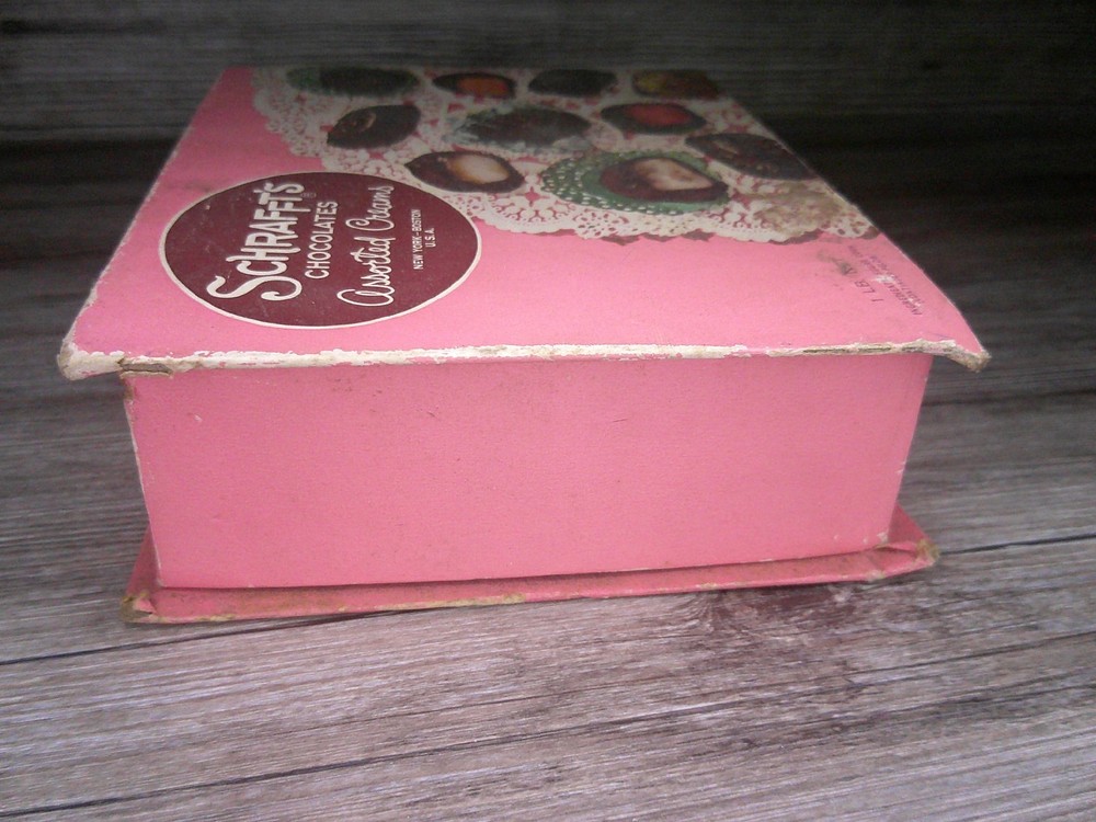 vinatage advertising box chocolates Schrafft's assorted crams Z149