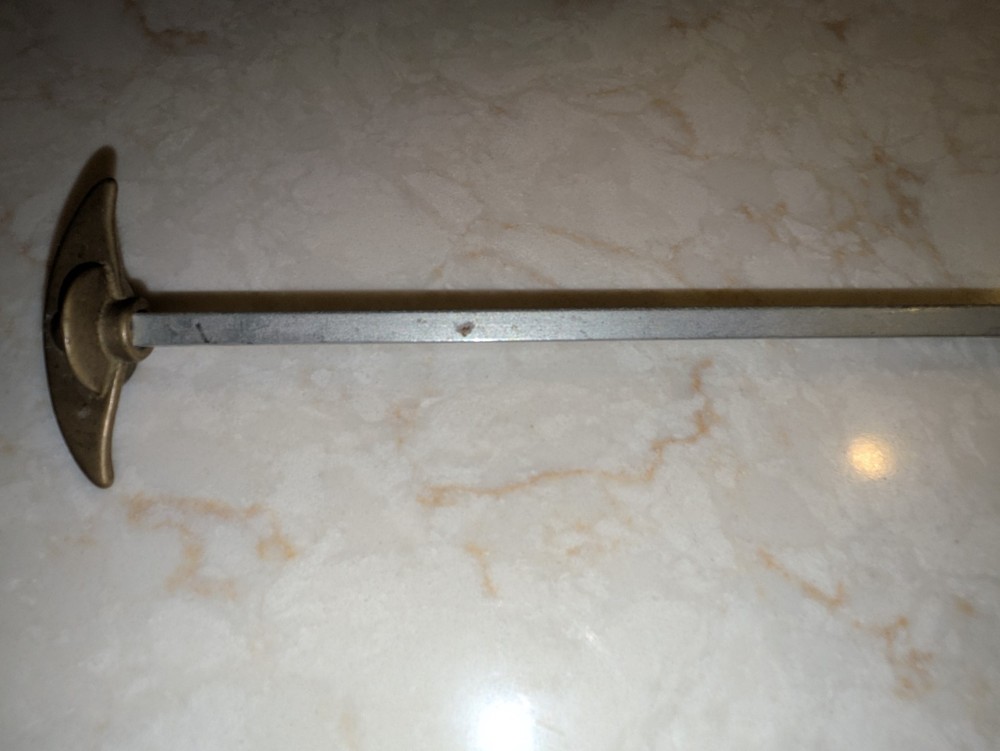 Log Lighter Lighter Key, 9.5" (Made in Taiwan)
