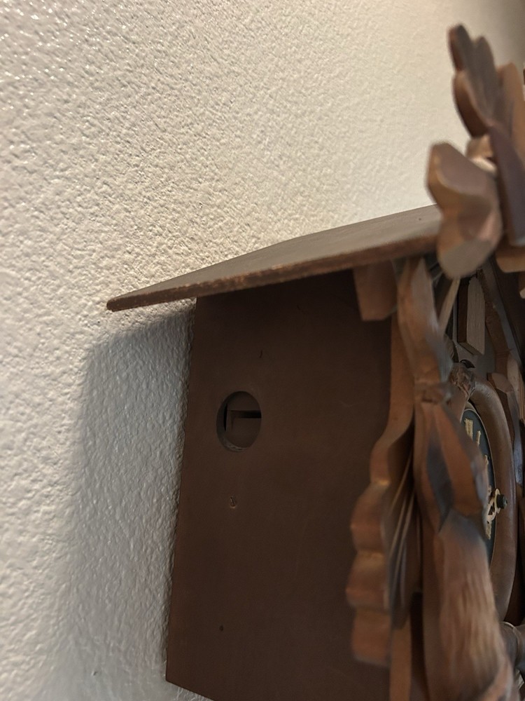 Vintage Hunter Cuckoo Clock Germany – Left Bellow Needs Repair, Runs