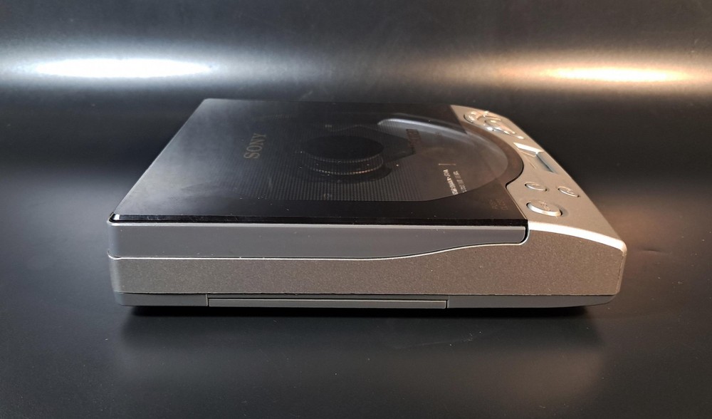 SONY D-V8000 Vintage Discman VCD Player with Remote