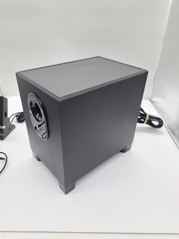 Logitech Tested X-240 Computer 3 Speaker System Active Sub