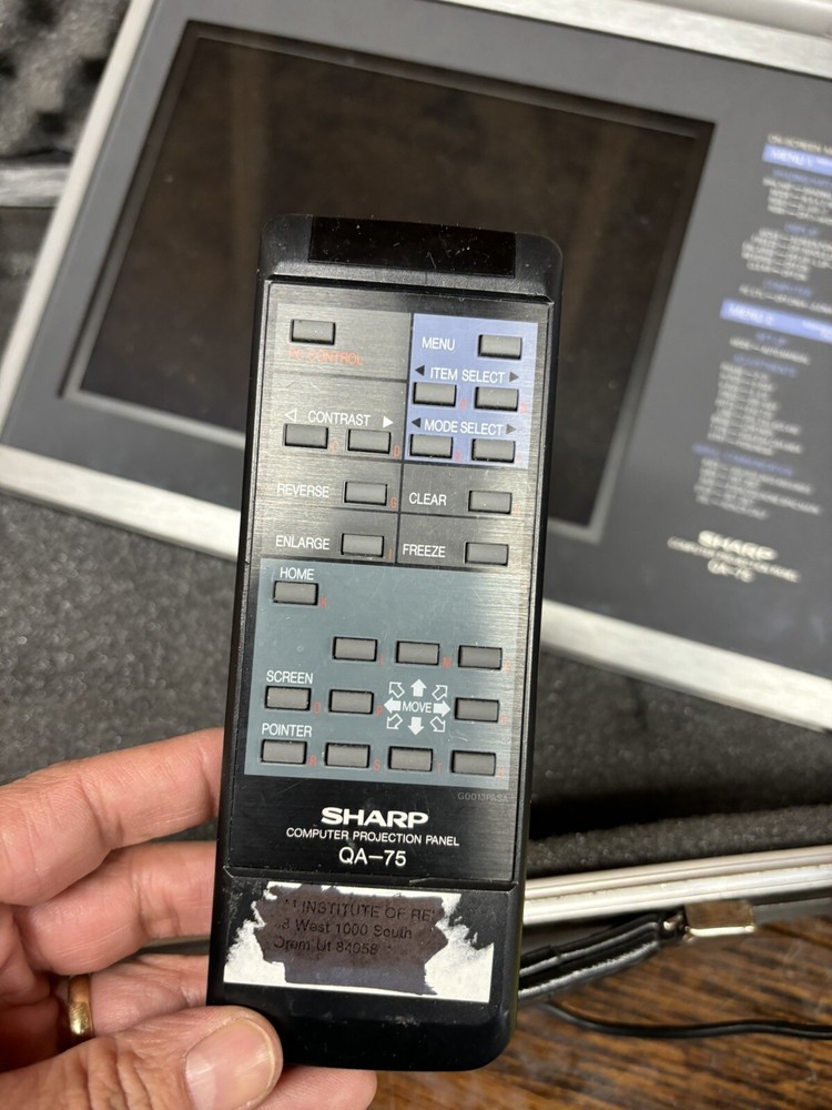 Sharp Computer Projection Panel QA-75 w Remote hard case, cables, manual & power