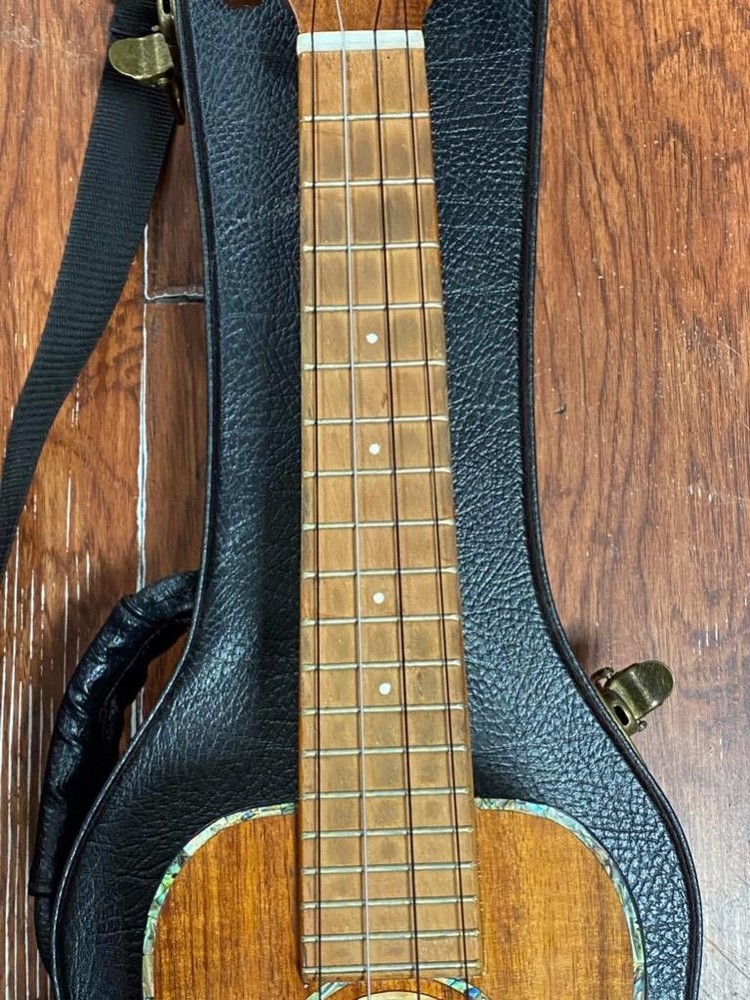 SONNY D TENOR KOA UKULELE W/ HARD CASE.
