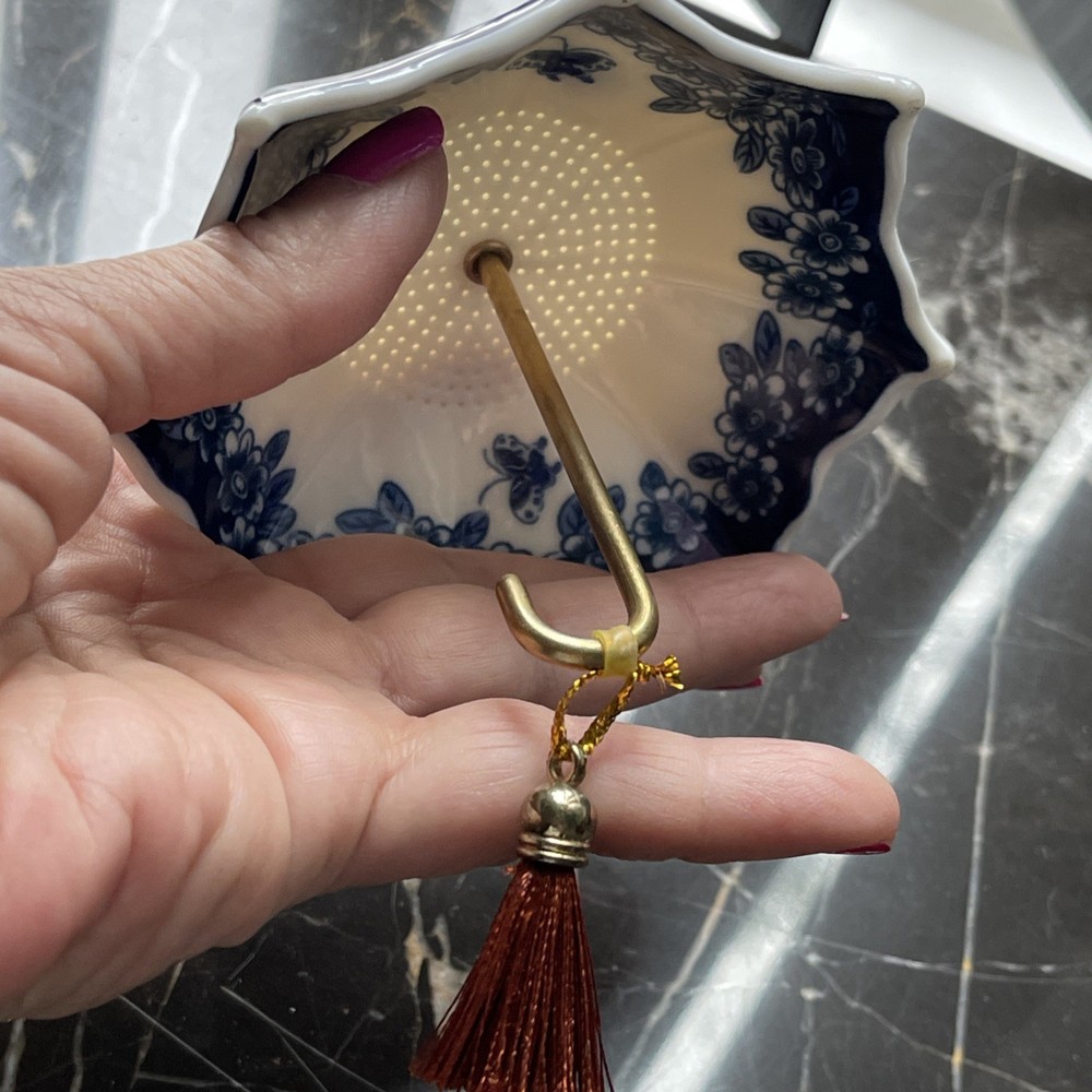 Porcelain Blue and White Tea Strainer Umbrella-Shape Tea ware/Tea Table Decor