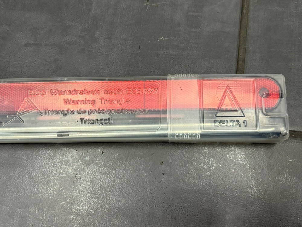 Warning triangle BMW E46 Compact E61 Touring 6756429 breakdown triangle with container
