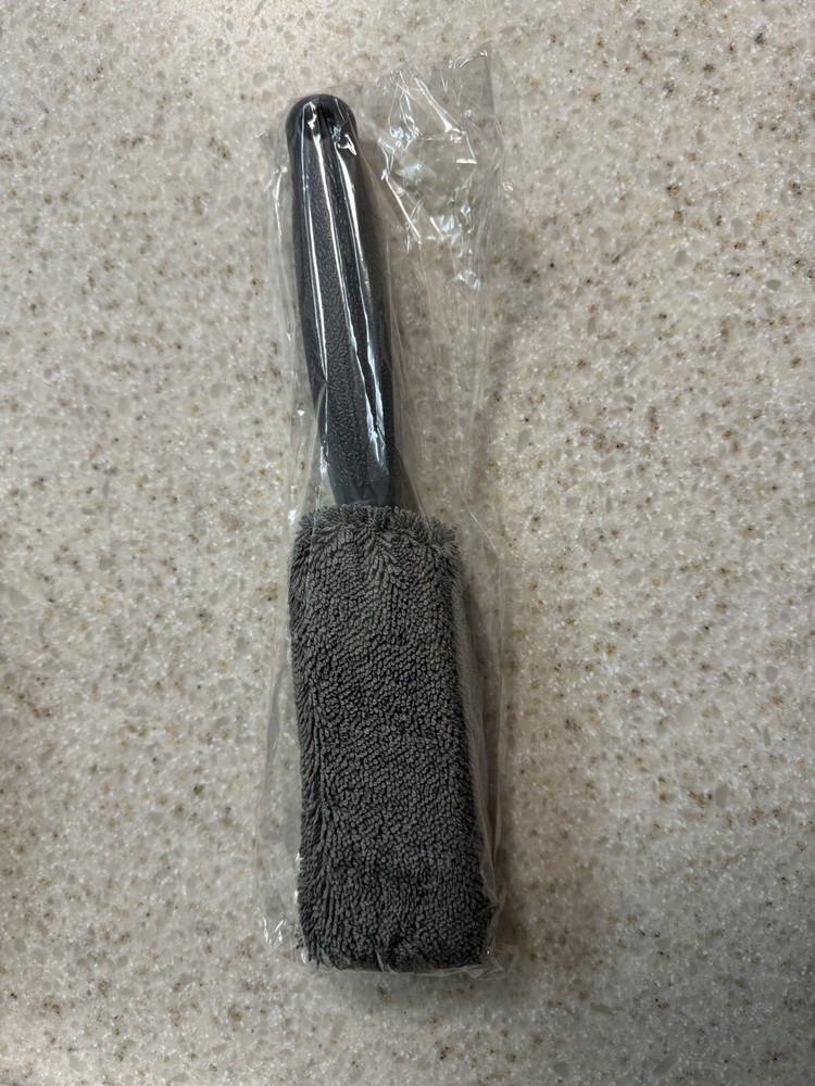 Tires Brush Cleaner