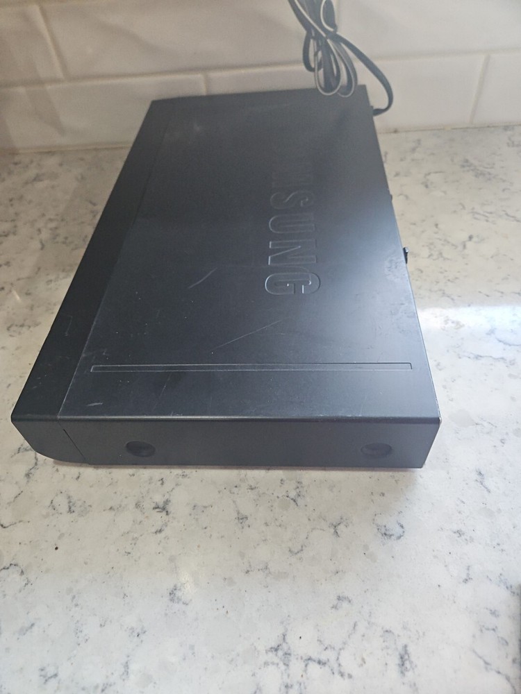 Samsung DVD Player DVD-p230 MP3 W/ Remote