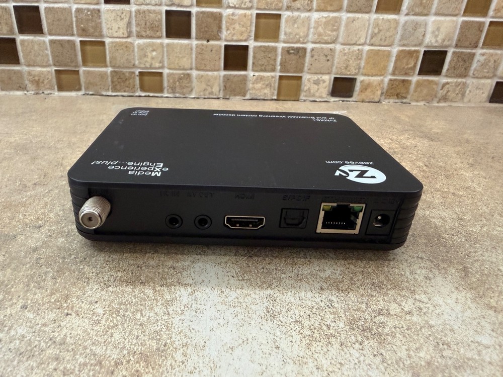 ZeeVee ZvMXE+ IP Set Top Box