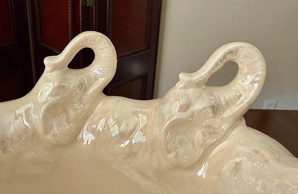 VINTAGE IRIDESCENT CERAMIC PLANTER / CANDLE HOLDER ELEPHANTS PARADING
