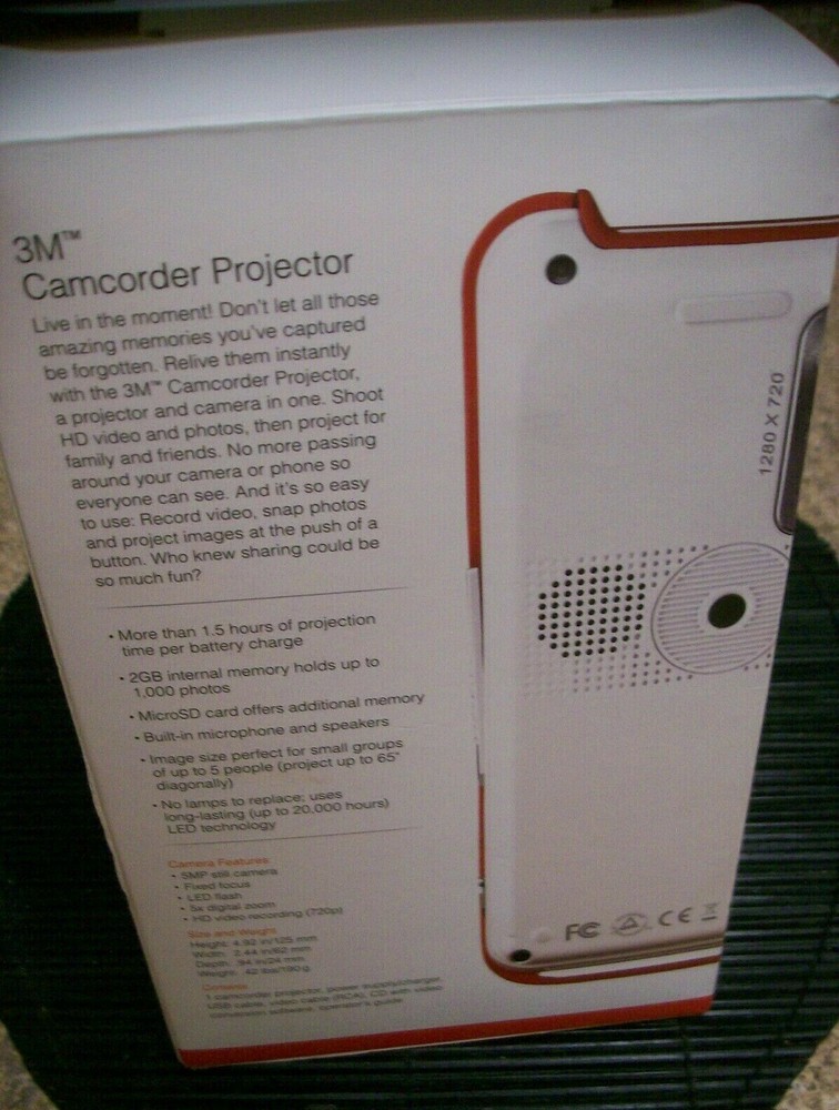 3M SHOOT & SHARE CAMCORDER PROJECTOR CP45R Red Accent