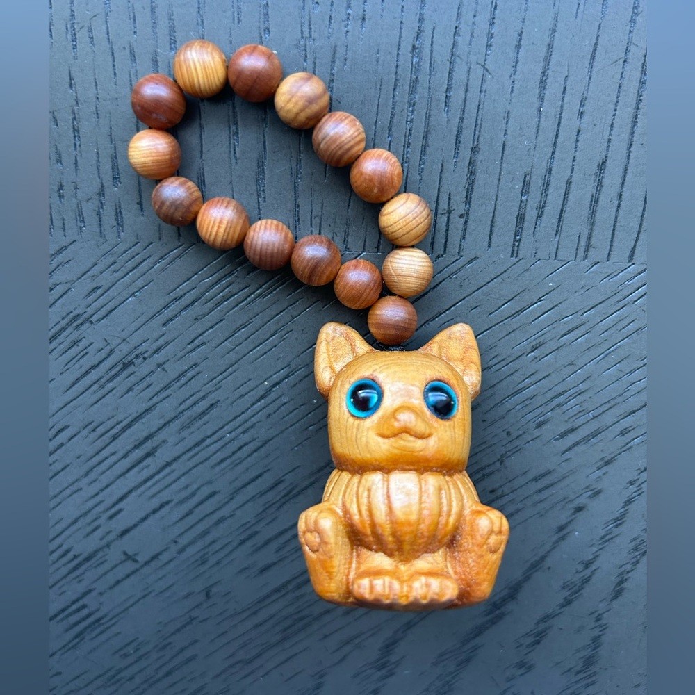 (ONE) Sandalwood keychain