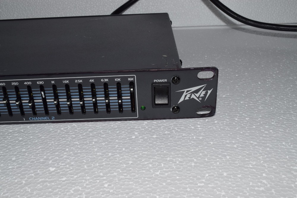 Peavey Q2151 2x15 Band Graphic Equalizer - Working