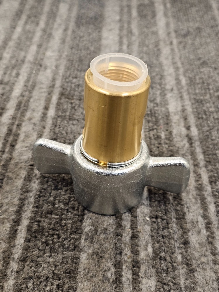 Breco B-6125-2623 Winged Connect Under Pressure Coupler Brass