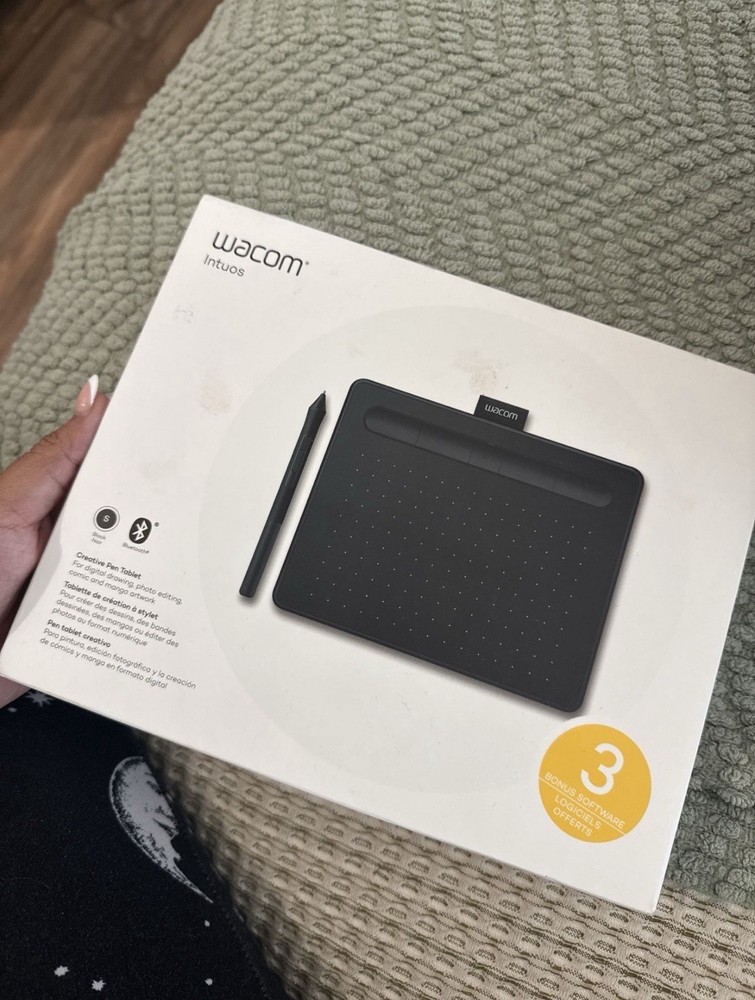 Wacom Intuos Small Bluetooth Creative Pen Tablet – Black (CTH-4100WL) – New