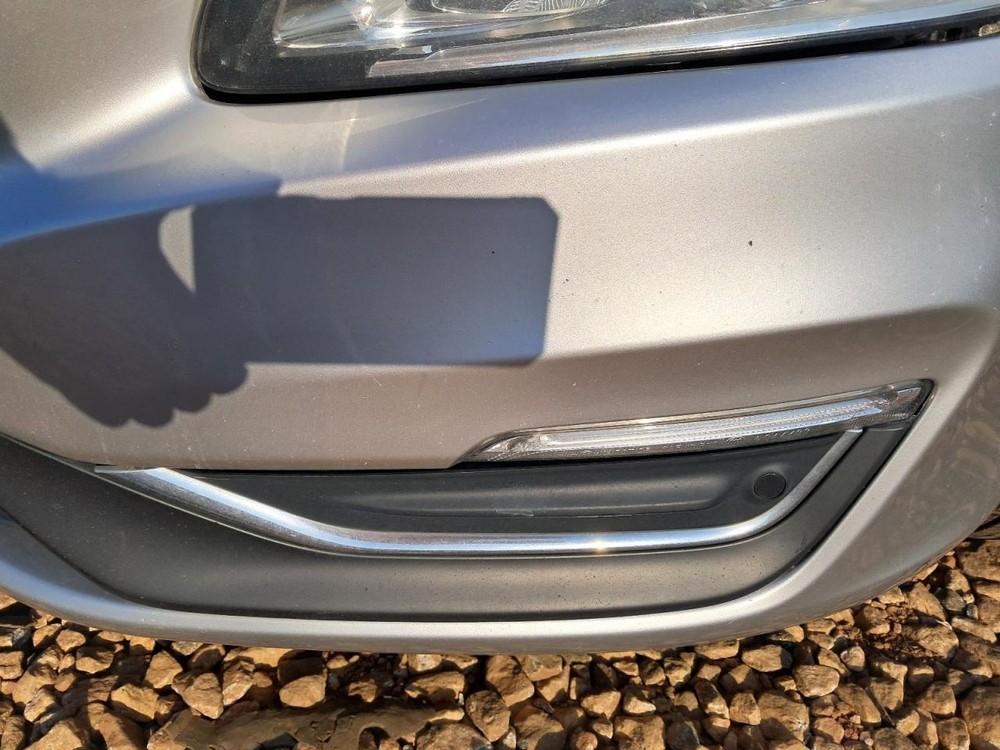 S60 2015 Glove Box 4777415