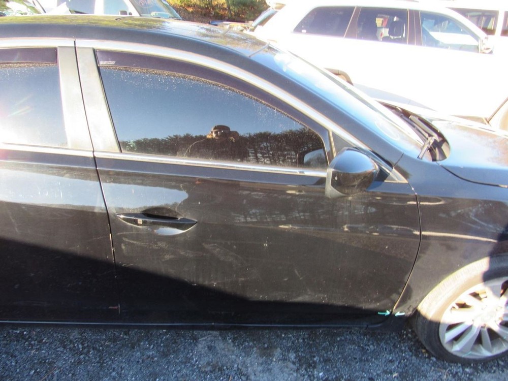 ILX 2017 Glove Box 1009360