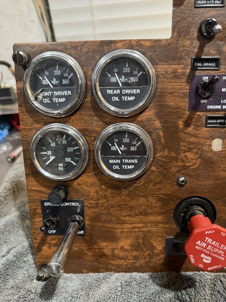 1999 Peterbilt 379 Dash Panel