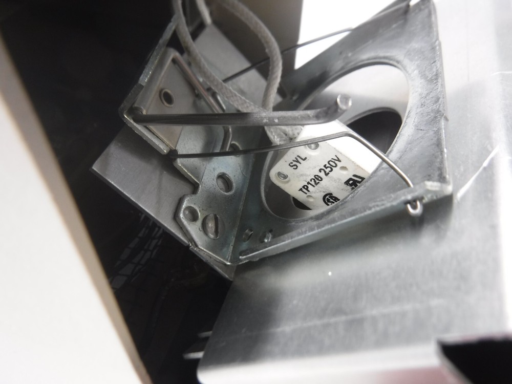 Lumina F0-150 Light Source Illuminator ** No Bulb Inside **